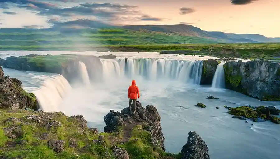 Best Time to Visit Iceland